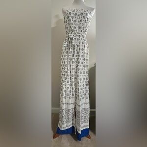 Old Navy NWT Blue and White Patterned Maxi Dress